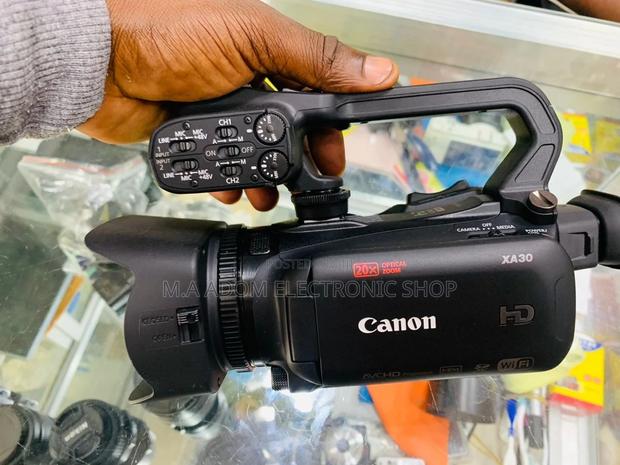 Lovely Design Canon Xa30 Professional Handheld Video Camera. · Photo 1