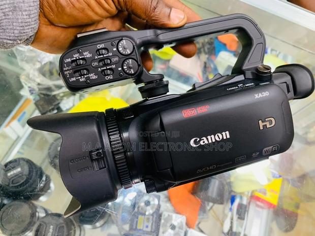 Brand New Canon Xa30 Professional Video Camera(Black). · Photo 1