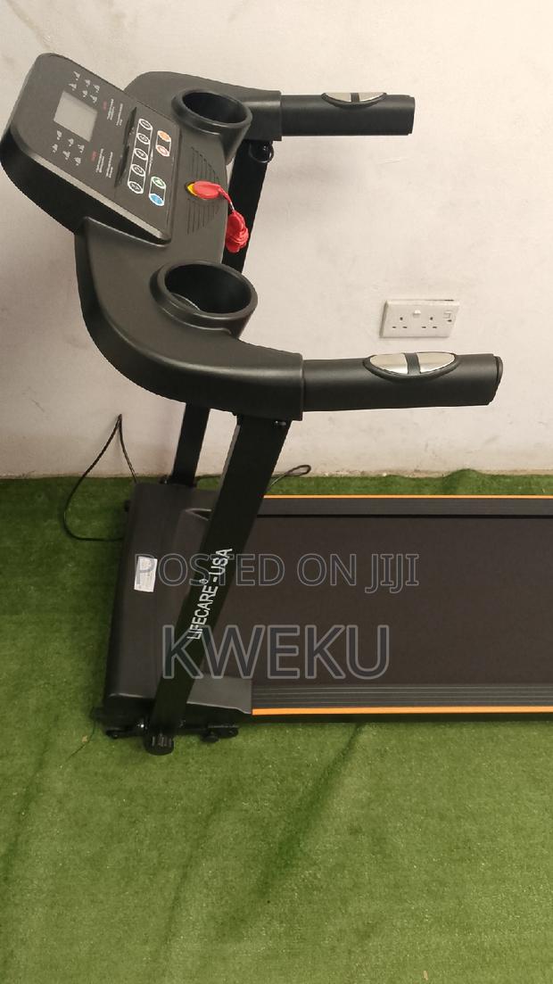 Treadmill Lifecare Usa · Photo 1