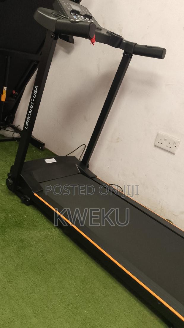Treadmill Lifecare Usa · Photo 2