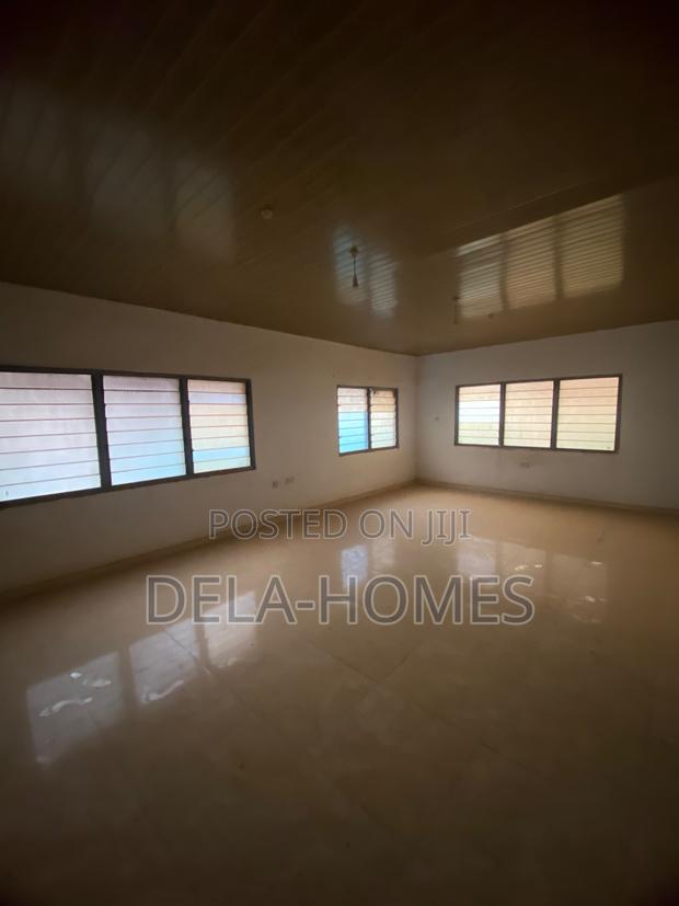 Three Bedroom Apartment for Rent at Ashiyie. · Photo 4