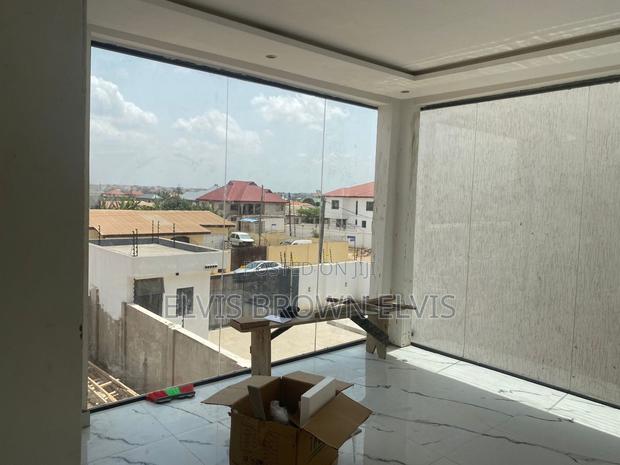 4bdrm House in Botwe School for sale · Photo 8