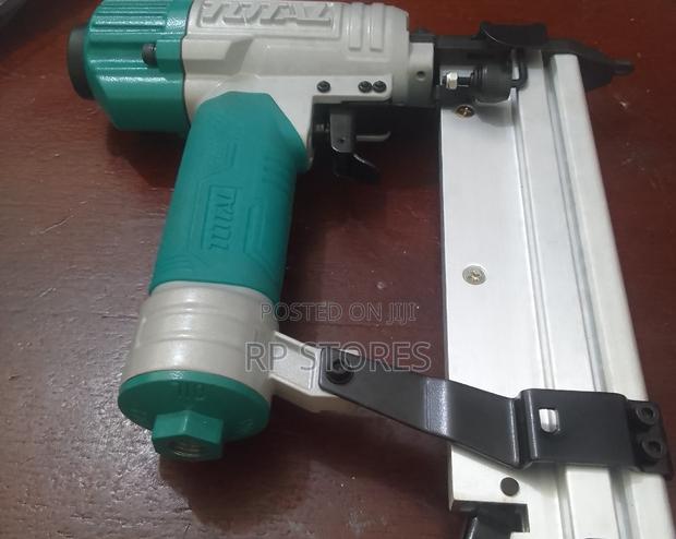 Total 2in1 Combo Brad Nailer · Photo 1