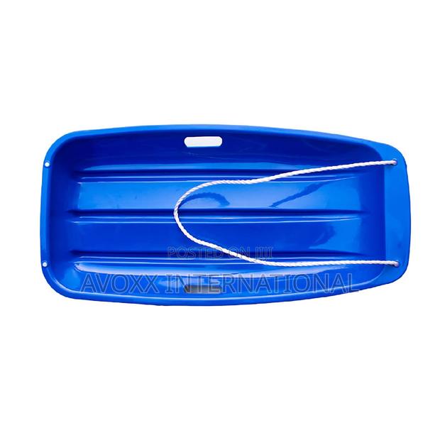 Saucer Sled , Plastic Snow Sled For Kids Adults - 4 Pieces · Photo 1