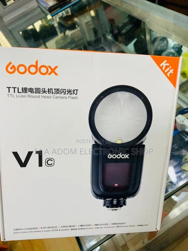 Affordable Godox V1 Round Head Camera Flash. · Photo 1