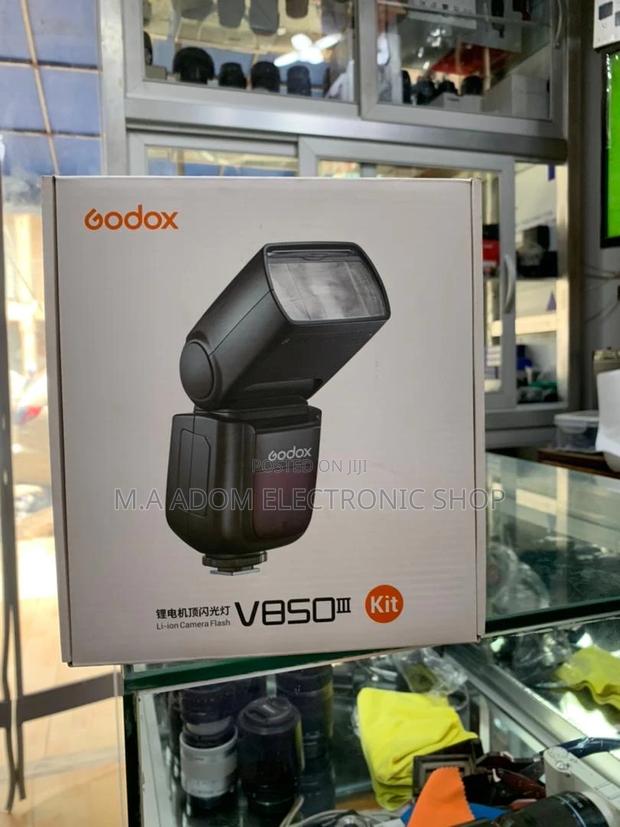 Energy Saving Godox V850iii Camera Flash Light. · Photo 1