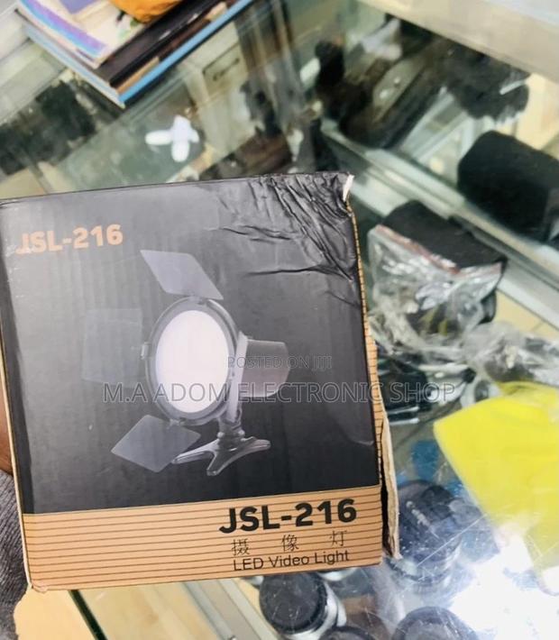 Durable and Affordable JSL-216 Video/Photo Led Light. · Photo 1