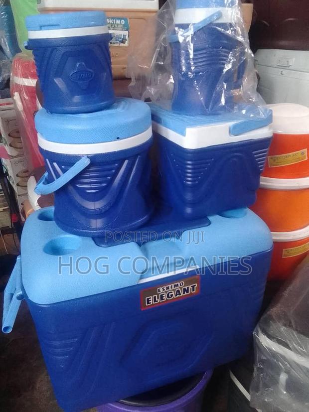 5 PCS Ice Chest Cooler Eskimo in Accra - Fast Delivery in 2hrs · Photo 1