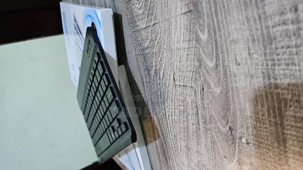 Wireless Bluetooth Keyboard · Photo 2