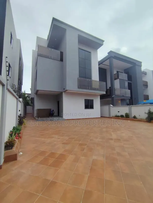 5bdrm Duplex in A&C, East Legon for rent · Photo 1
