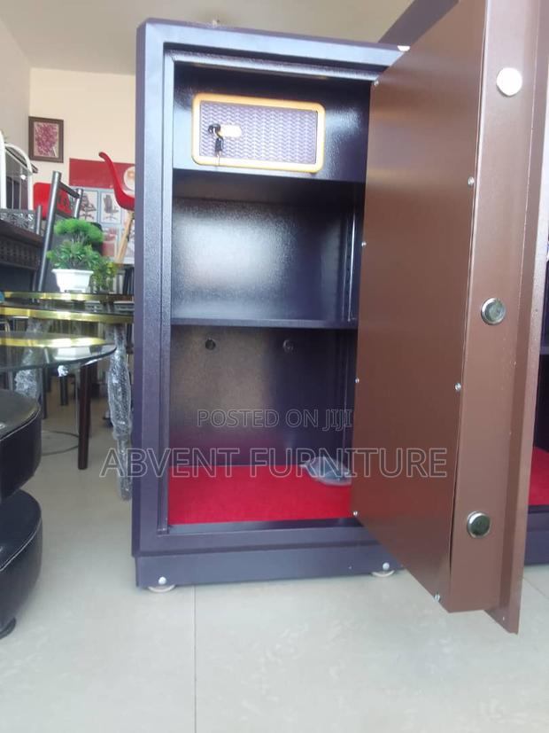 Fireproof Money Safe · Photo 2
