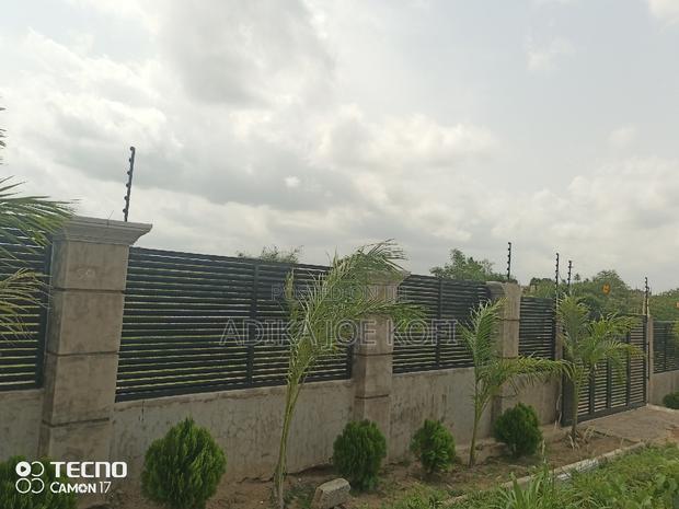 Fence Wall Coppin by Joefel Construction Decor · Photo 1