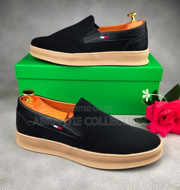 Tommy Hilfiger Casual Easy Wear · Photo 1