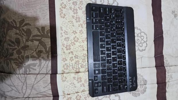 Wireless Bluetooth Keyboard · Photo 5