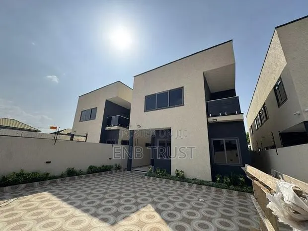 4bdrm House in Ashaley Botwe 3Rd, Little Roses Area for sale · Photo 1