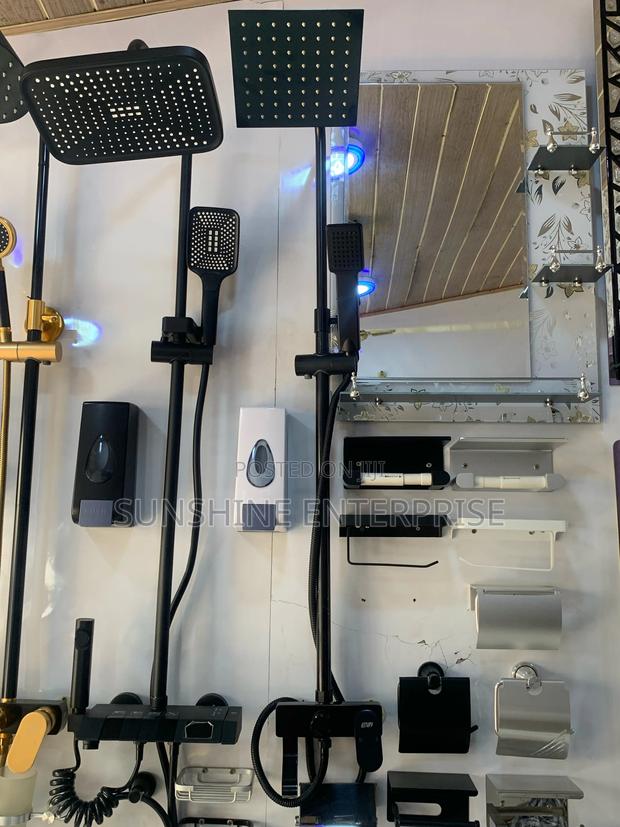 All Black 3in1 Bathroom Shower · Photo 1