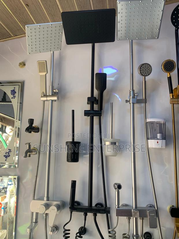 All Black 4in1 Shower · Photo 1