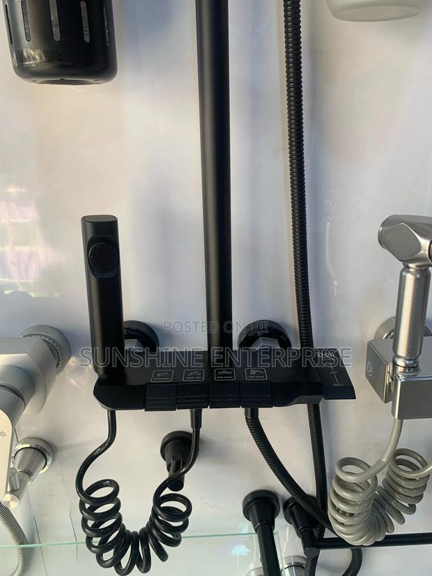 All Black 4in1 Shower · Photo 2