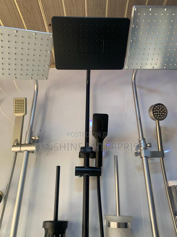 All Black 4in1 Shower · Photo 3