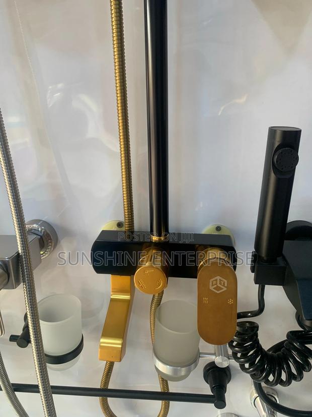 Black and Gold 3in1 Bathroom Shower · Photo 2