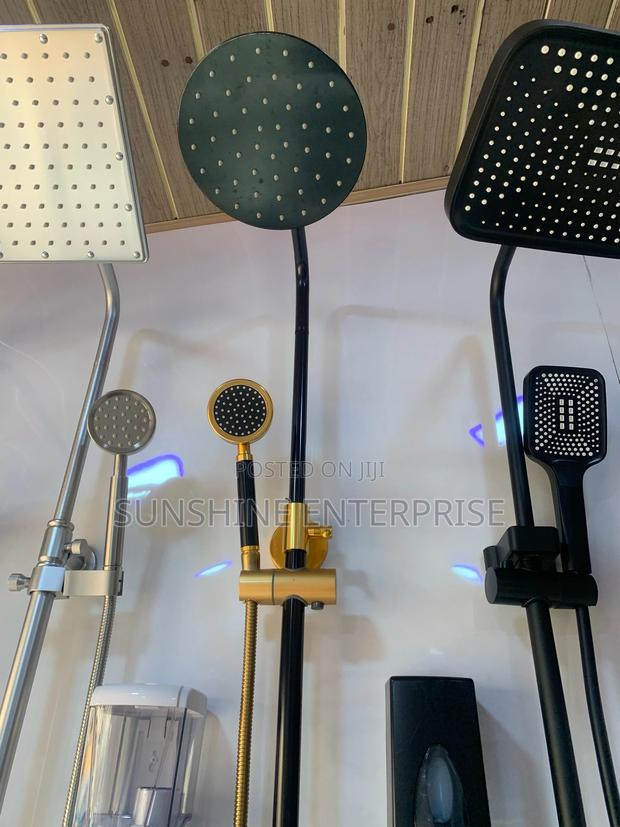 Black and Gold 3in1 Bathroom Shower · Photo 3
