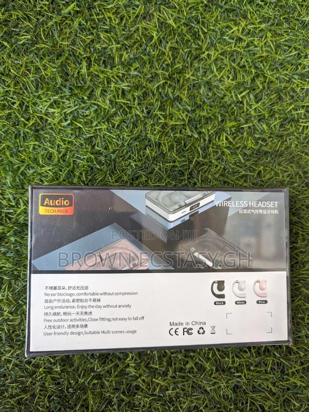 Media 7 Plus Ear Hook Earbuds · Photo 4