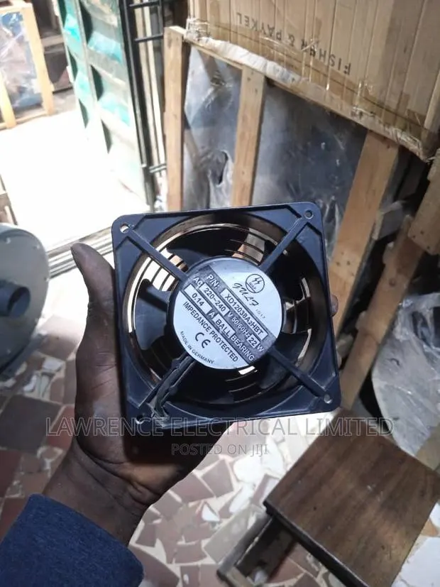 4"Inches Panel Fan · Photo 1