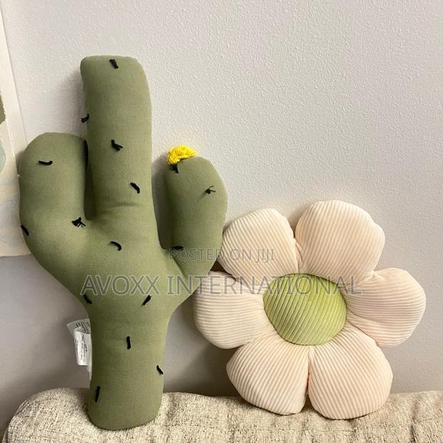 Decorative CACTUS Figural Throw Pillow 21”X12”X4” Pillowfort · Photo 2