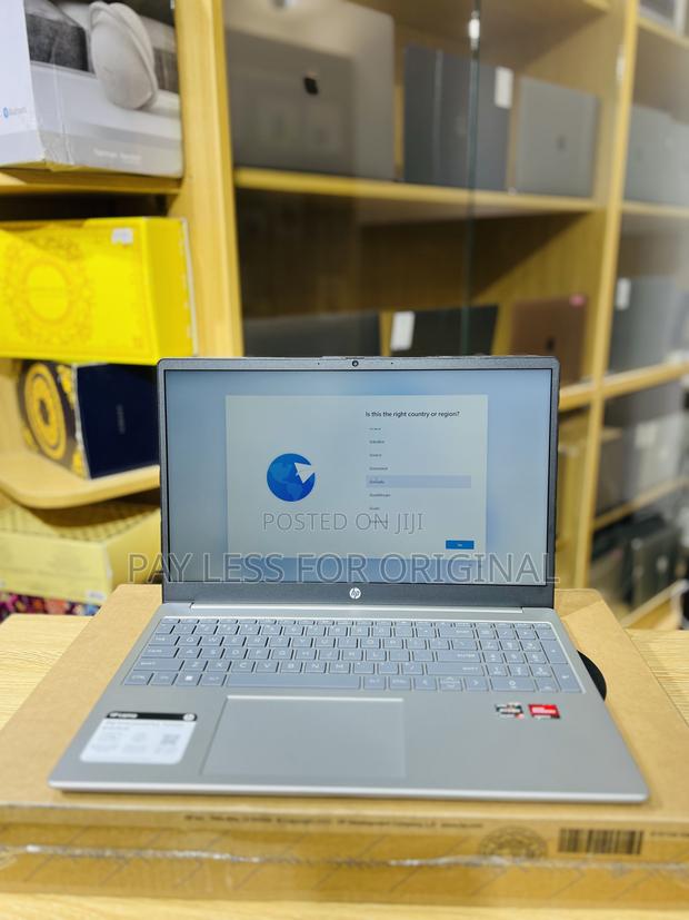 New Laptop HP 15-Da2933nia 16GB AMD Ryzen 5 SSD 256GB · Photo 3