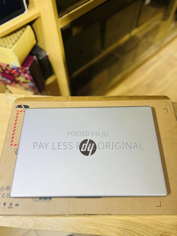 New Laptop HP 15-Da2933nia 16GB AMD Ryzen 5 SSD 256GB · Photo 2