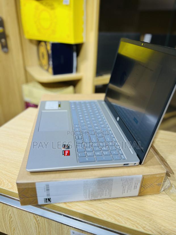 New Laptop HP 15-Da2933nia 16GB AMD Ryzen 5 SSD 256GB · Photo 5