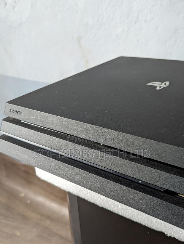 Playstation 4 PRO With 1 Terabite Storage and a Controller · Photo 2