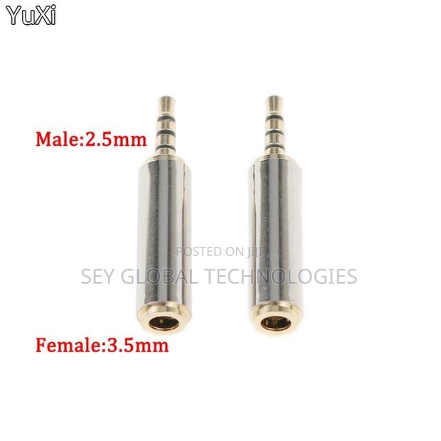 2.5 Mm Male to 3.5mm Female Adopter · Photo 1