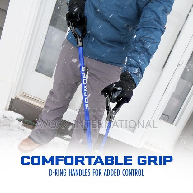 Snow Joe SJ-SHLV01 Shovelution Strain-Reducing Snow Shovel · Photo 6