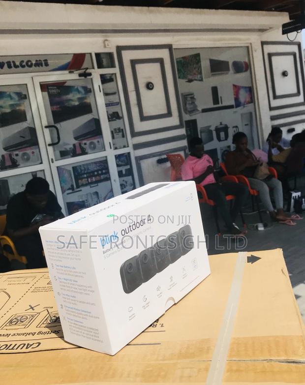Blink Outdoor 4 Cam Black Security CCTV Camera · Photo 1