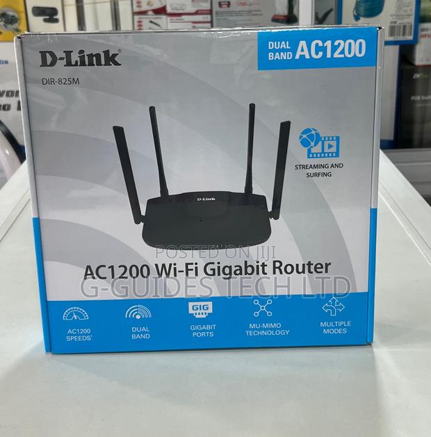 D-Link Ac1200 Dual Band Gigabit Wi-Fi Router Dir-825m · Photo 3