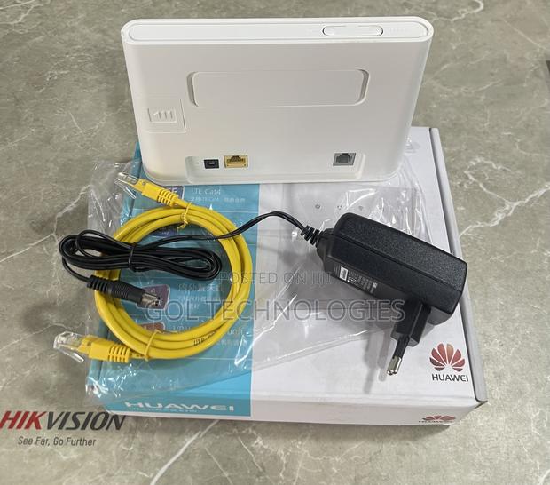 Huawei 4G Universal Router B310 With LAN and Telephone Port · Photo 3