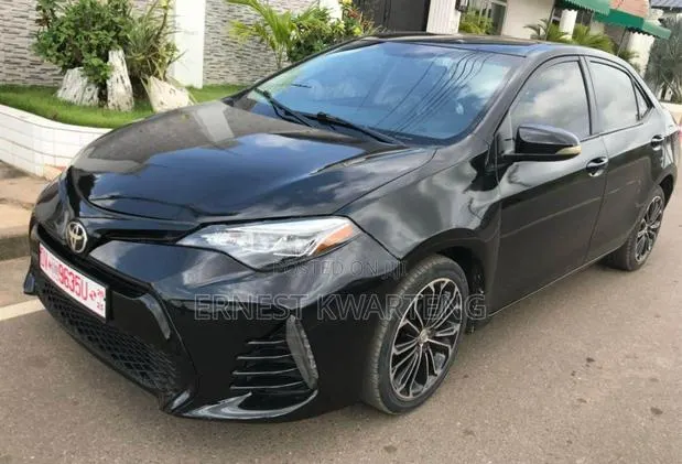 Toyota Corolla 2015 Black · Photo 1