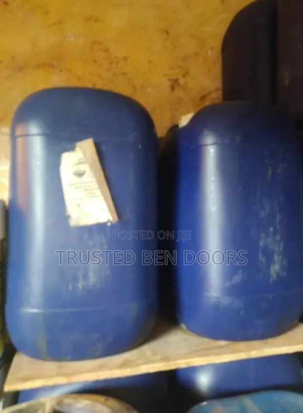 Clean Your Tiles With Hydrochloric Acid 40kg · Photo 1