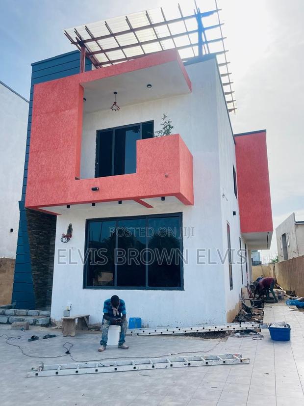 4bdrm House in Botwe Lakesid for sale · Photo 1