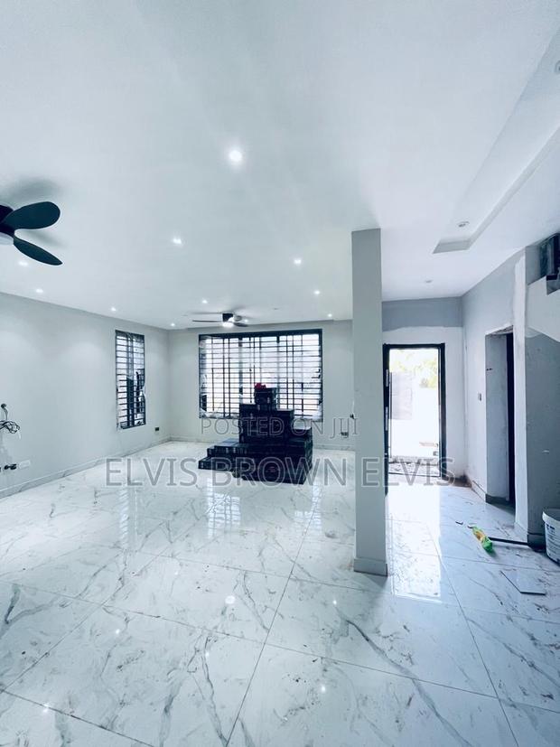 4bdrm House in Botwe Lakesid for sale · Photo 4