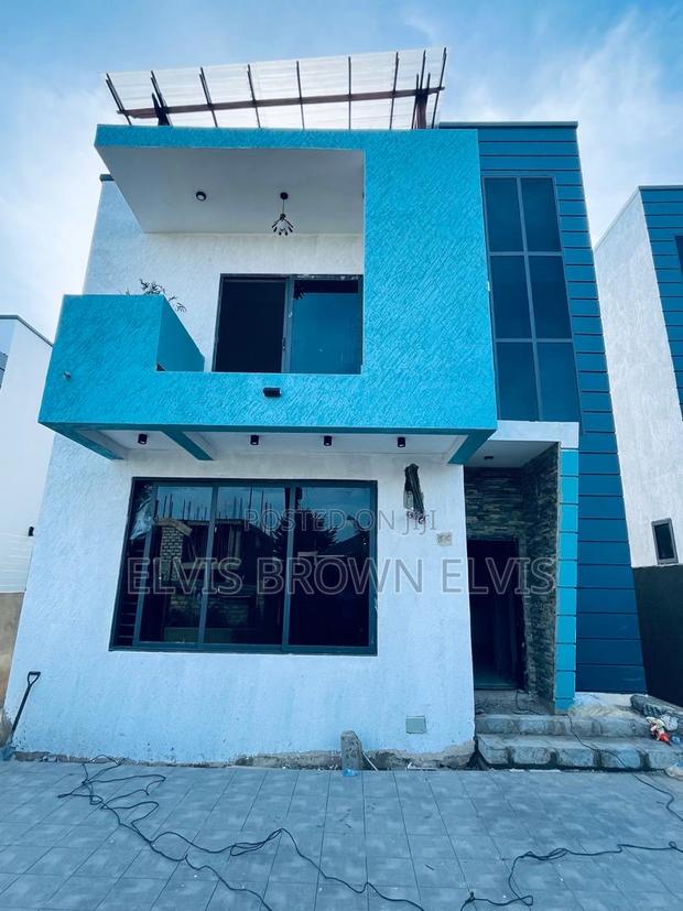 4bdrm House in Botwe Lakesid for sale · Photo 1