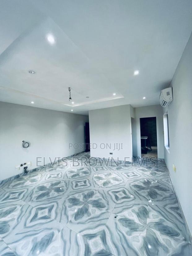 4bdrm House in Botwe Lakesid for sale · Photo 8