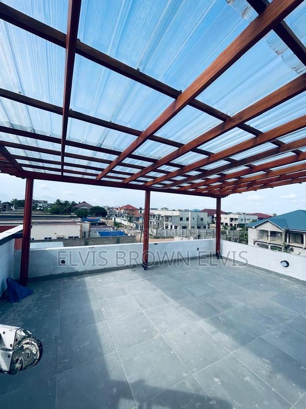 4bdrm House in Botwe Lakesid for sale · Photo 5