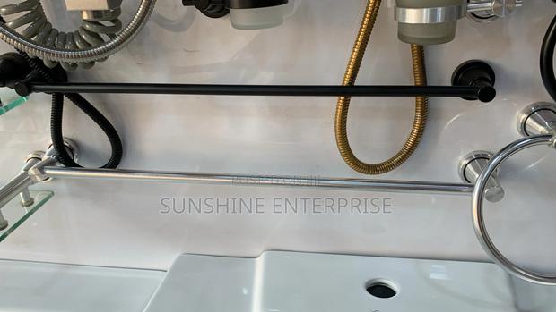 Towel Holder · Photo 1