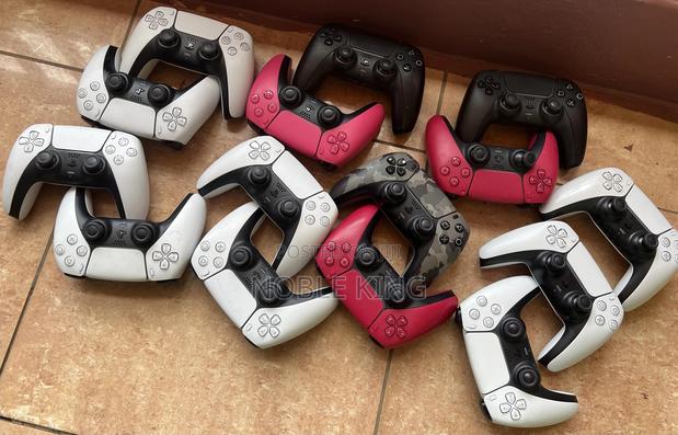 Ps5 Original Controllers · Photo 2