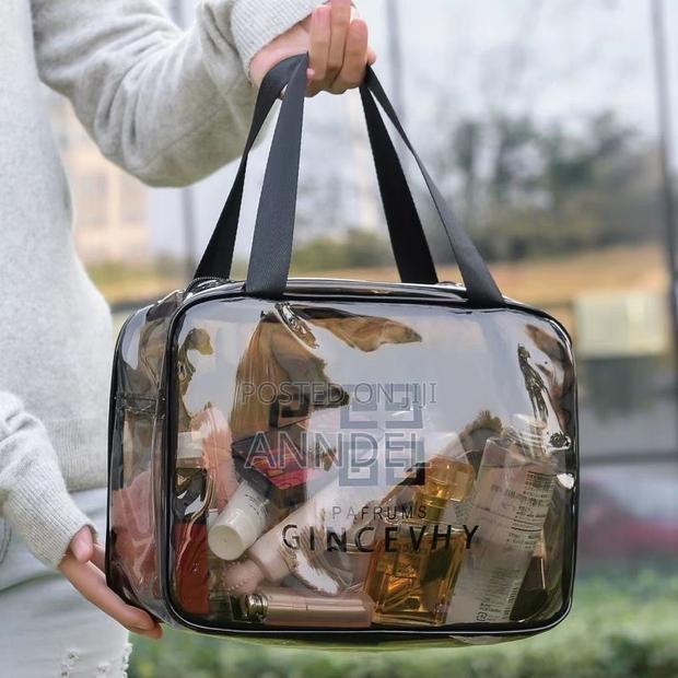 Cosmetic Bag · Photo 2