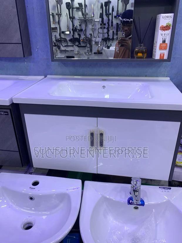 Solid Wash Hand Cabinet Basin With Cabinet Mirror · Photo 2