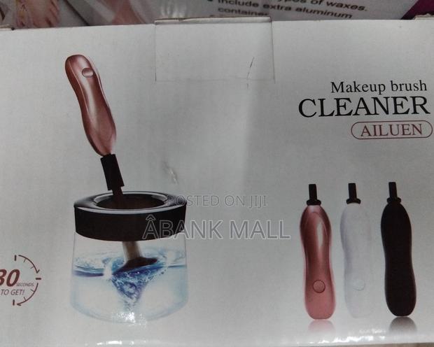 Makeup Brush Cleaner · Photo 1