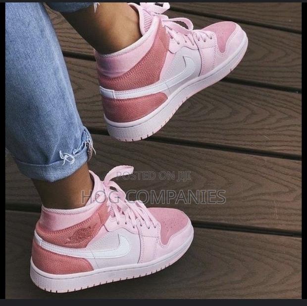 Nike Air Jordan 1 Shoe Sneaker Footwear Kick · Photo 2